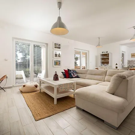 ヴィラ Nera Rasopasno