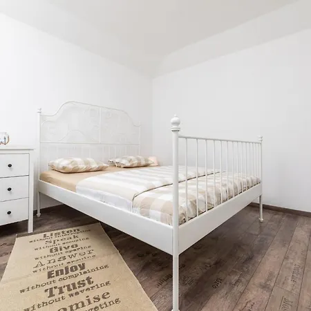 Nera ヴィラ Rasopasno